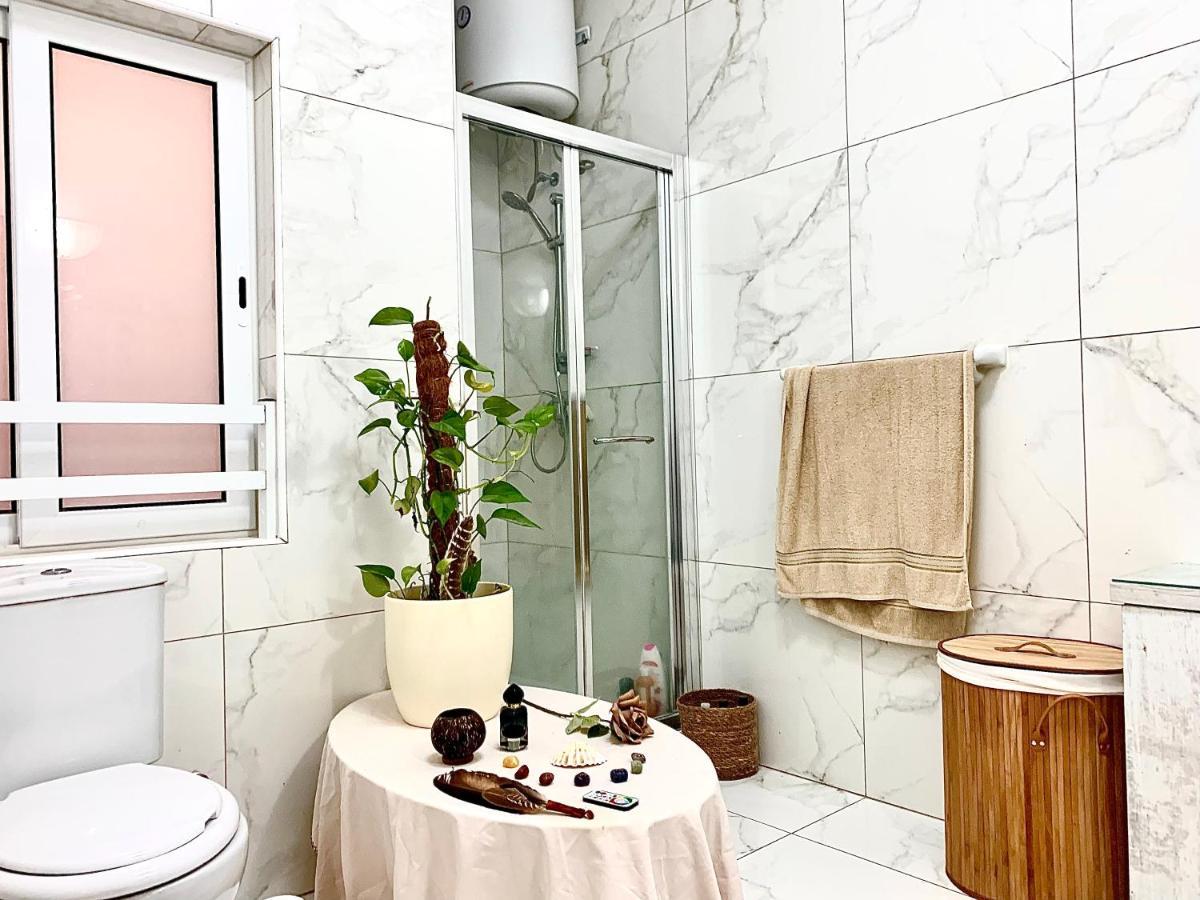 Private Bedroom With Balcony In A Shared Apartment At The Bay Of Xlendi Extérieur photo